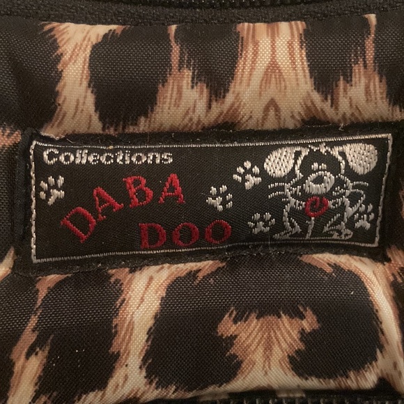 Padded dog animal carrier. Brand is: Collections Dabba doo - Picture 4 of 5